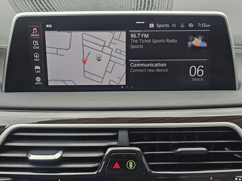 Used 2022 BMW 740i w/ Premium Package image 16