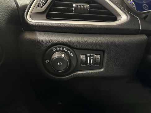 New 2026 Chrysler Pacifica Select image 19