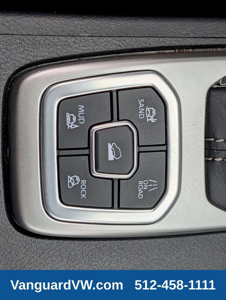 Used 2026 Nissan Frontier SV AWD/4WD image 15