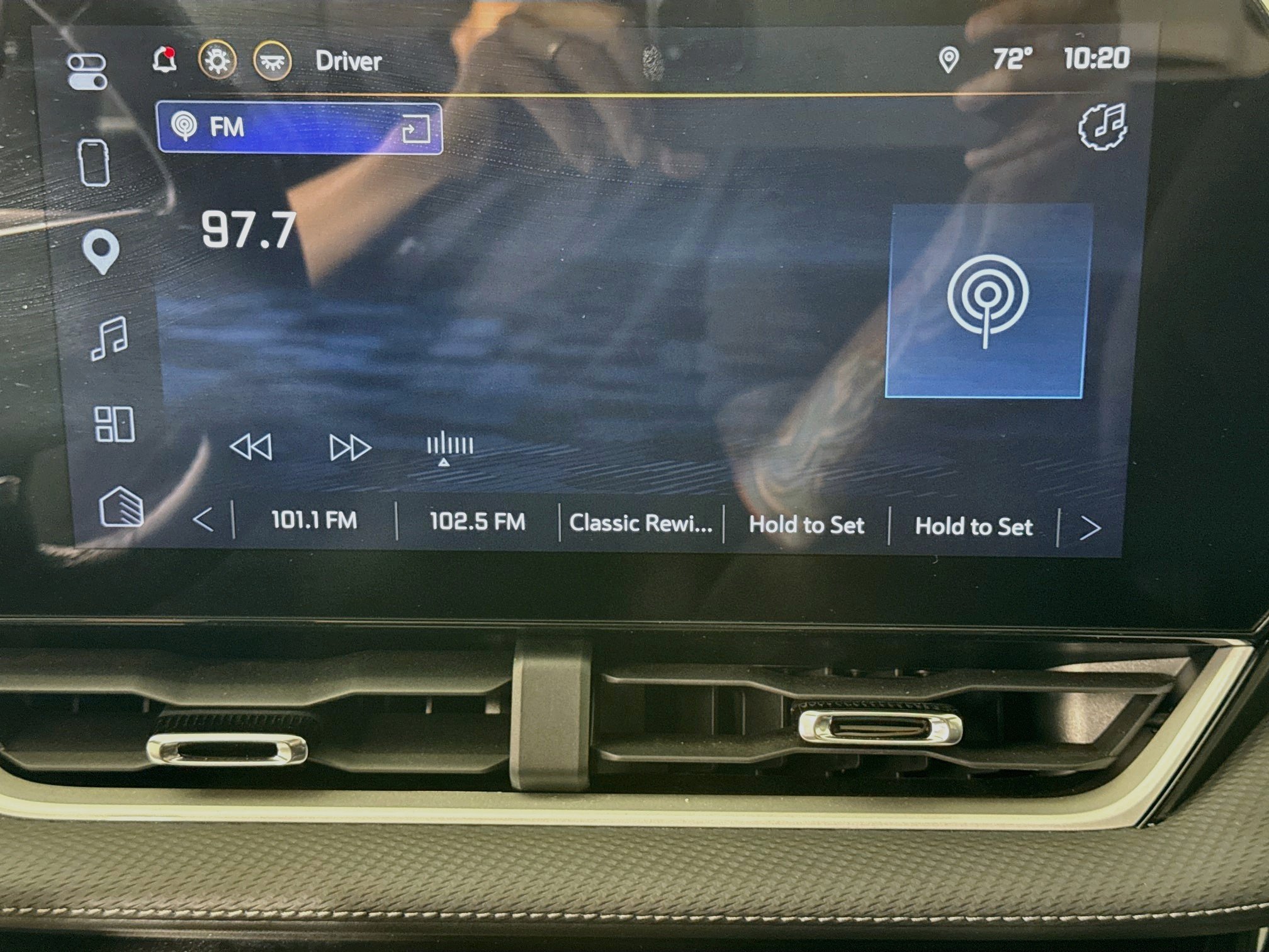Used 2025 Chevrolet Equinox LT w/ Safety and Technology Package FWD image 17