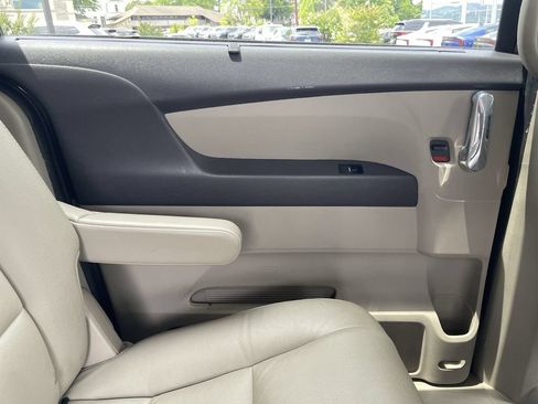 Used 2016 Honda Odyssey EX-L image 22