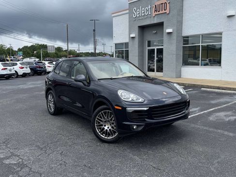 Used 2016 Porsche Cayenne S AWD/4WD image 8