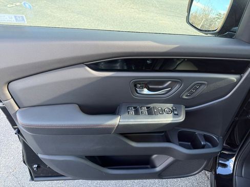 New 2025 Honda Pilot TrailSport image 13