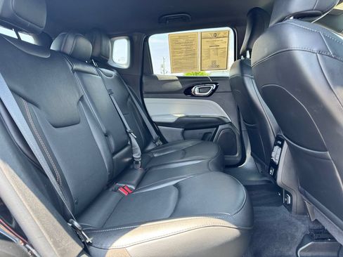 Used 2023 Jeep Compass Limited AWD/4WD image 14