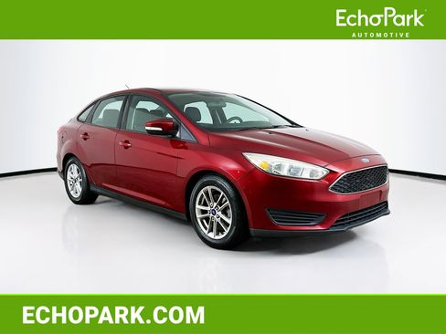 Used 2015 Ford Focus SE image 1