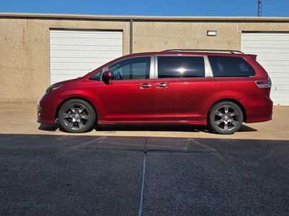 Used 2016 Toyota Sienna SE