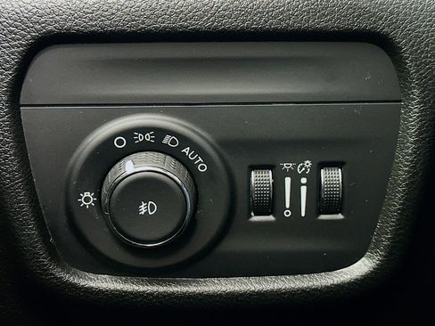 Used 2023 Jeep Grand Cherokee Limited w/ Trailer Tow Prep Group (B) image 17