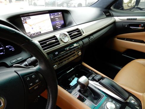 Used 2015 Lexus LS 460 w/ F Sport Package image 16