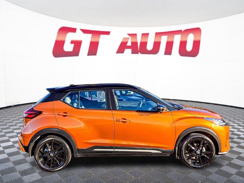 Used 2023 Nissan Kicks SR w/ SR Premium Package image 8