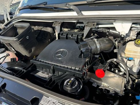 Used 2023 Mercedes-Benz Sprinter 2500 image 48