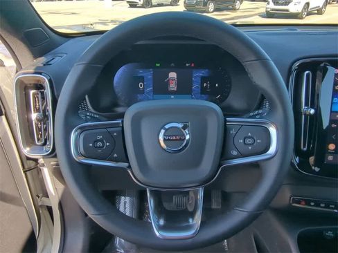 Used 2026 Volvo XC40 B5 Ultra w/ Climate Package image 21