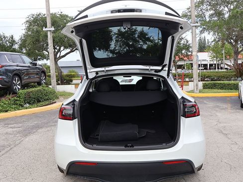 Used 2023 Tesla Model Y Performance AWD/4WD image 21