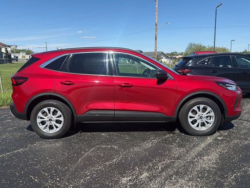 Used 2023 Ford Escape Active AWD/4WD image 6