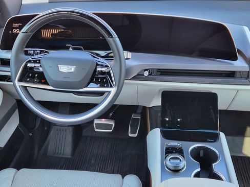 Used 2026 Cadillac Vistiq Sport w/ LPO, Floor Liner Package image 27