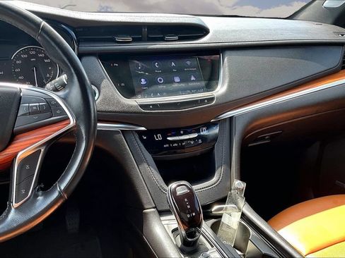 Certified 2023 Cadillac XT5 Premium Luxury AWD/4WD image 9