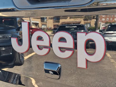 Used 2021 Jeep Gladiator Rubicon w/ LED Lighting Group AWD/4WD image 29