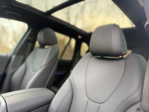 Used 2021 BMW X5 xDrive40i w/ Premium Package image 16