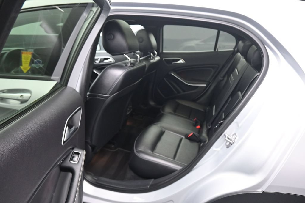 Used 2020 Mercedes-Benz GLA 250 4MATIC image 32