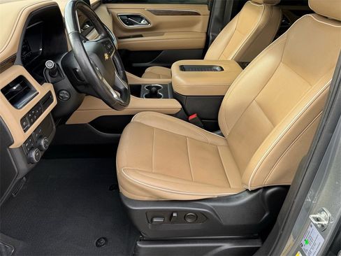 Used 2022 Chevrolet Suburban Premier image 11