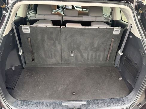 Used 2021 Toyota Highlander LE image 25