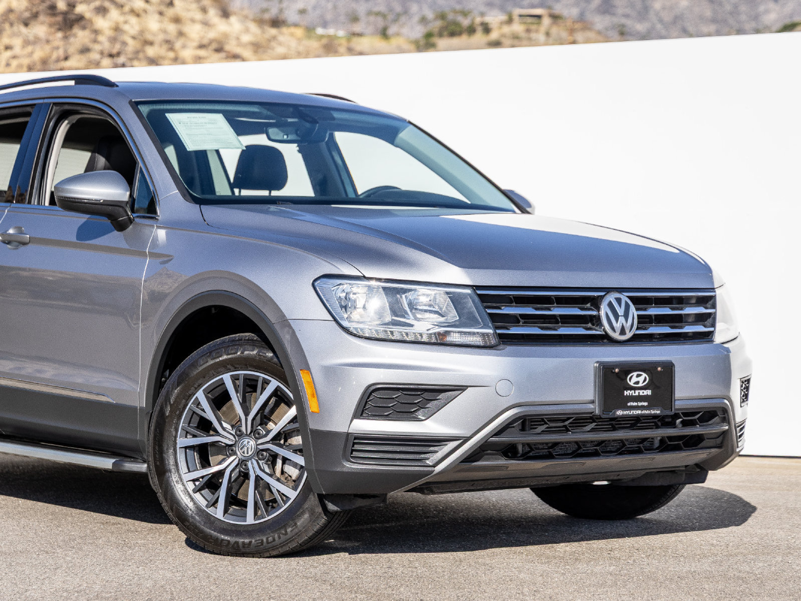Used 2020 Volkswagen Tiguan SE w/ 3rd Row Seat Package AWD/4WD image 7