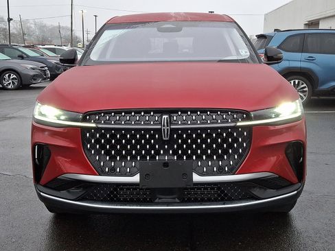 Certified 2024 Lincoln Nautilus Premier image 2