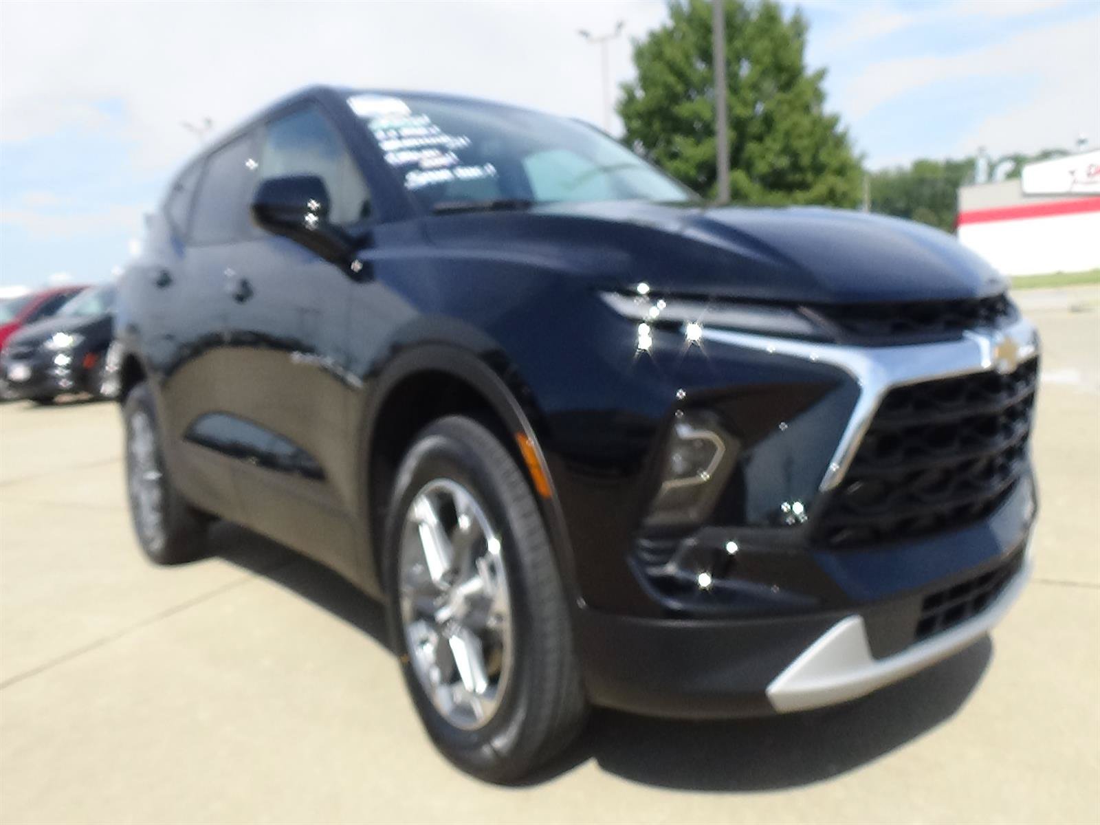Used 2025 Chevrolet Blazer LT FWD image 5