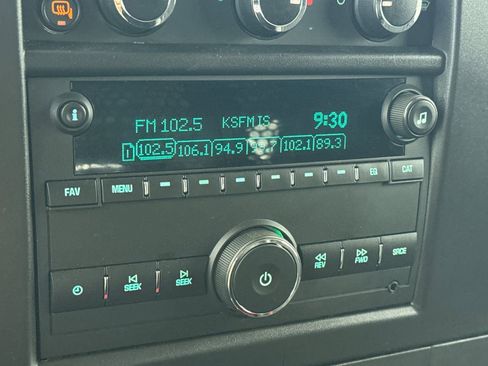 Used 2024 Chevrolet Express 2500 w/ Driver Convenience Package image 18