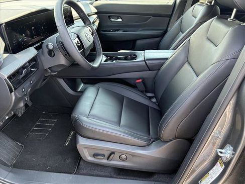 Used 2025 Nissan Murano SV AWD/4WD image 11