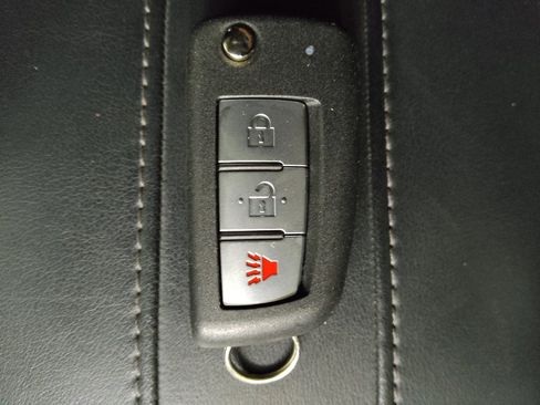 Used 2020 Nissan Rogue S w/ Special Edition Package FWD image 32