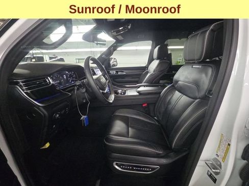 Used 2025 Jeep Grand Wagoneer Series II Obsidian w/ Quick Order Packagew 28T AWD/4WD image 5