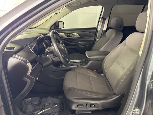 Used 2020 Chevrolet Traverse LT image 25