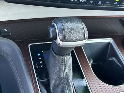 Used 2023 Toyota Sienna XLE image 28