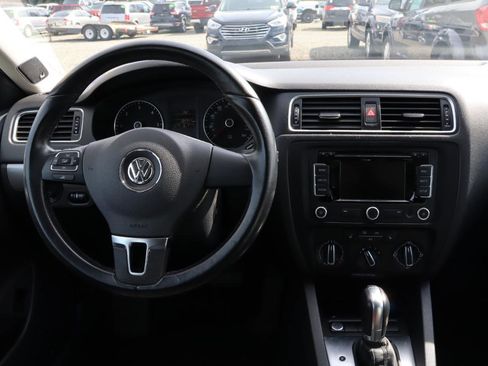 Used 2014 Volkswagen Jetta TDI image 9