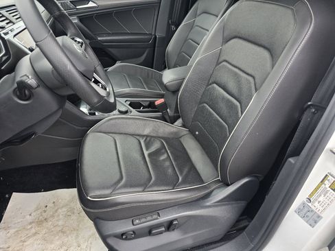 Used 2022 Volkswagen Tiguan SEL R-Line image 13