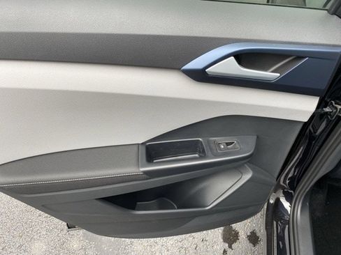 New 2024 Volkswagen Taos SE image 66