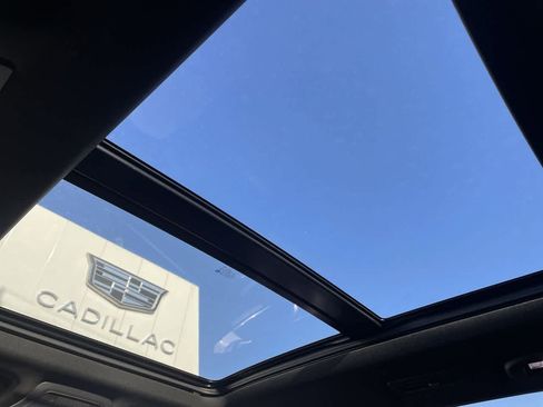 Used 2023 Cadillac XT6 Premium Luxury FWD image 22