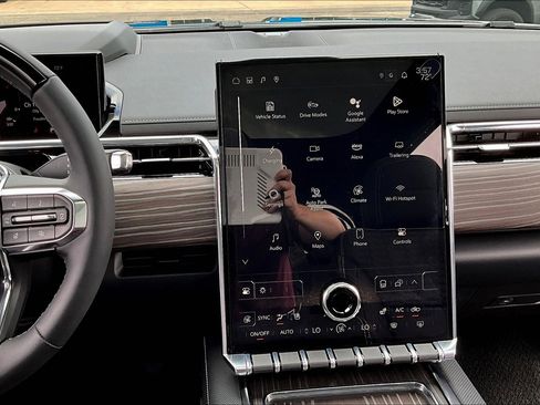 New 2025 GMC Sierra EV Denali image 7