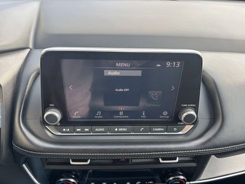 Used 2025 Nissan Rogue SV image 21