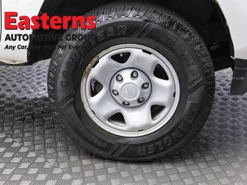 Used 2020 Toyota Tacoma SR w/ SR Convenience Package RWD image 28