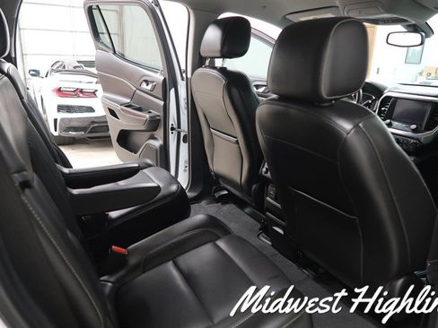 Used 2018 GMC Acadia SLT AWD/4WD image 25
