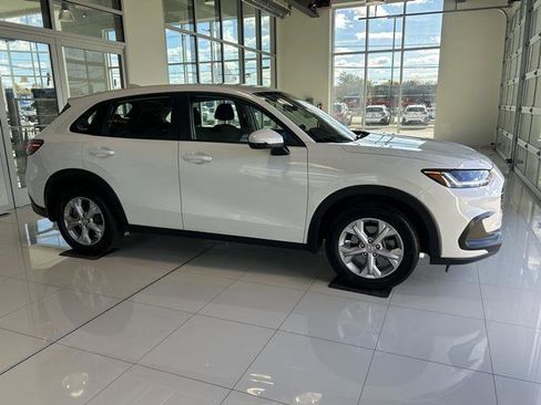 Used 2024 Honda HR-V LX image 6