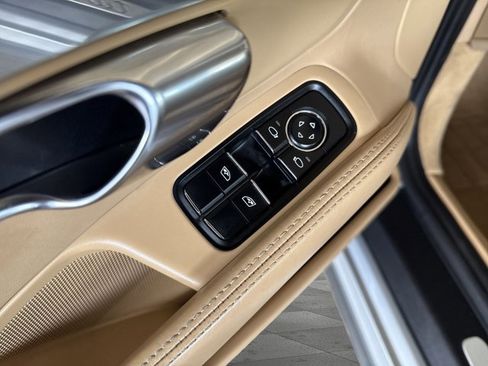 Used 2014 Porsche 911 Turbo image 10