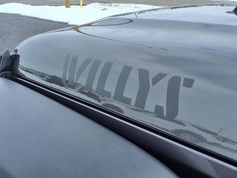 Used 2024 Jeep Wrangler Willys image 31