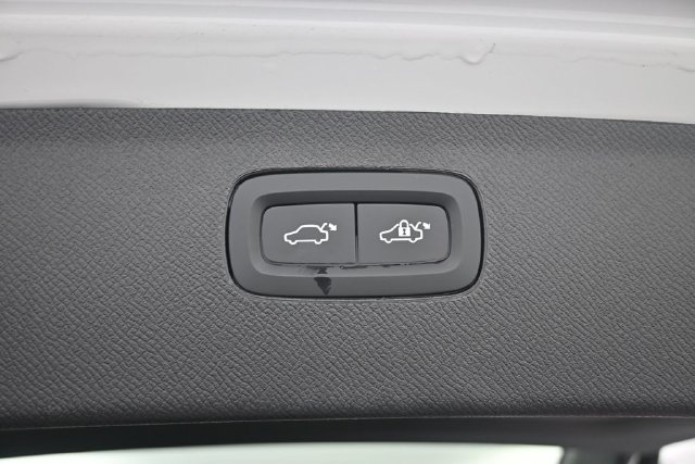 Used 2026 Volvo XC90 T8 Plus w/ Protection Package Premier AWD/4WD image 31