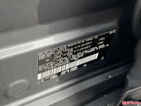 Certified 2025 Toyota RAV4 XLE FWD image 33