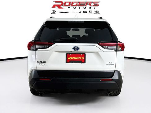 Certified 2021 Toyota RAV4 LE AWD/4WD image 12