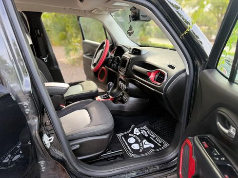 Used 2016 Jeep Renegade Trailhawk AWD/4WD image 6