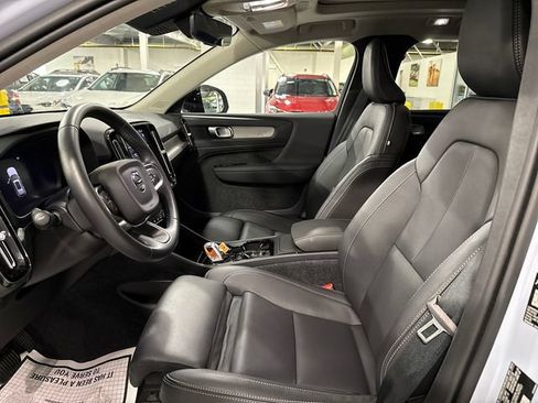 Used 2026 Volvo XC40 B5 Plus AWD/4WD image 19
