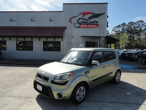 Used 2013 Kia Soul STICK SHIFT! image 1